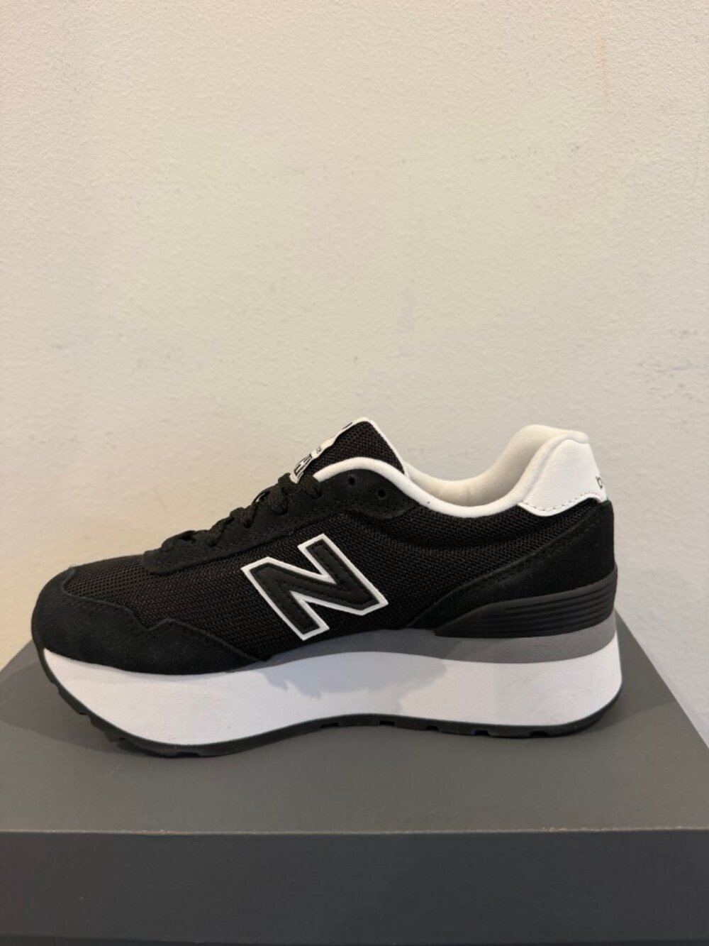 NEW BALANCE 515H Athletic Shoes Women's Size 6 Black White WL515HBK NEW IN BOX - Picture 2 of 6